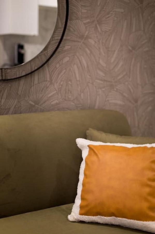 Palms Little Italy Studio With Full Bathroom By Denstays Montreal Bagian luar foto