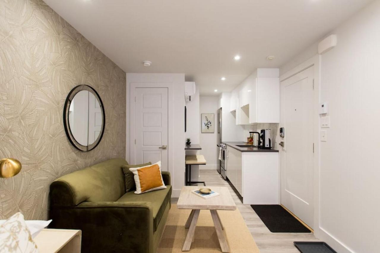 Palms Little Italy Studio With Full Bathroom By Denstays Montreal Bagian luar foto